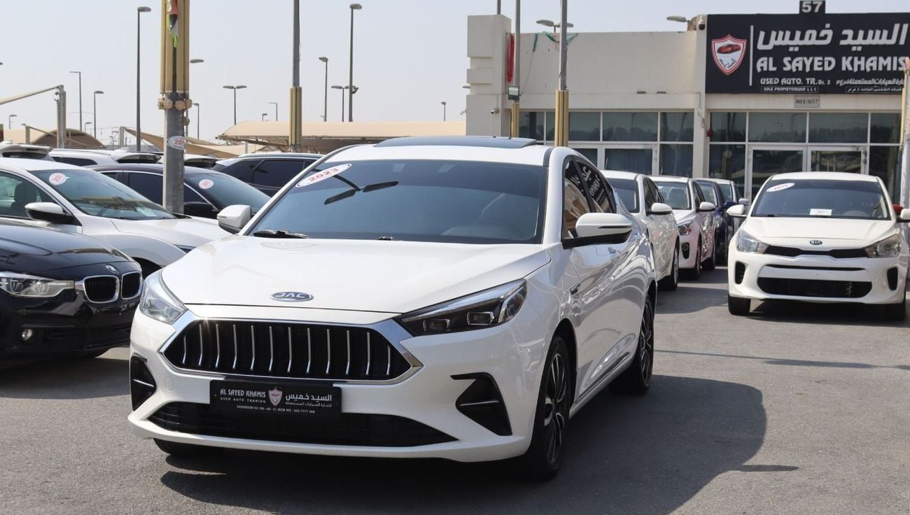 JAC J7 JAC J7 -Turbo 2023- GCC - Accident-free-1.5L - Full Option-In excellent condition
