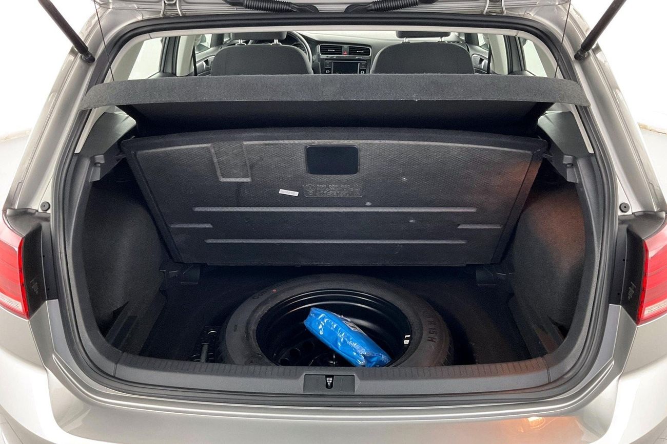 Volkswagen Golf SE| 1 year free warranty | Exclusive Eid offer