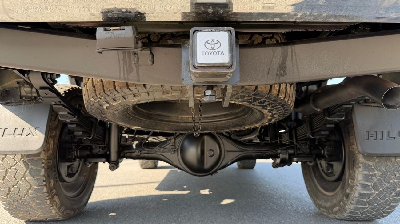 Toyota Hilux PUSH START | DIGITAL AIR CONDITIONER | POWER SEATS | AT | 2.8L DIESEL | RHD