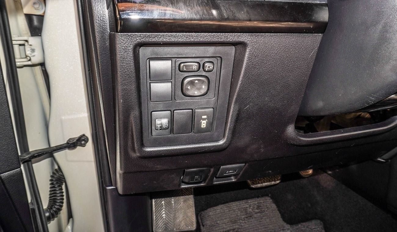 تويوتا برادو VXR V6