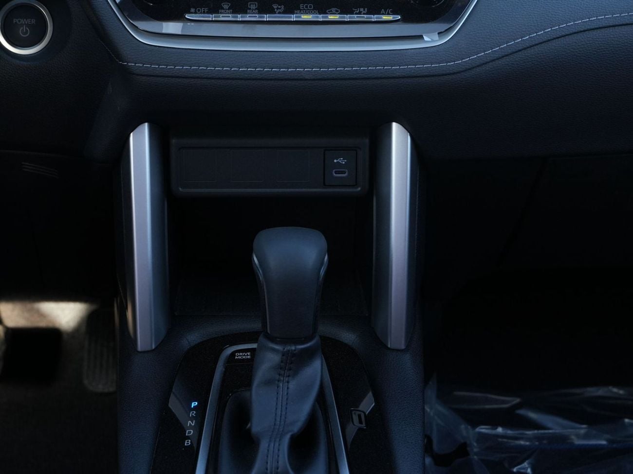 Toyota Corolla Cross LTD HEV 2025 TOYOTA COROLLA CROSS 1.8L HYBRID PET A/T SUNROOF FULL GCC BRAND NEW 0KM