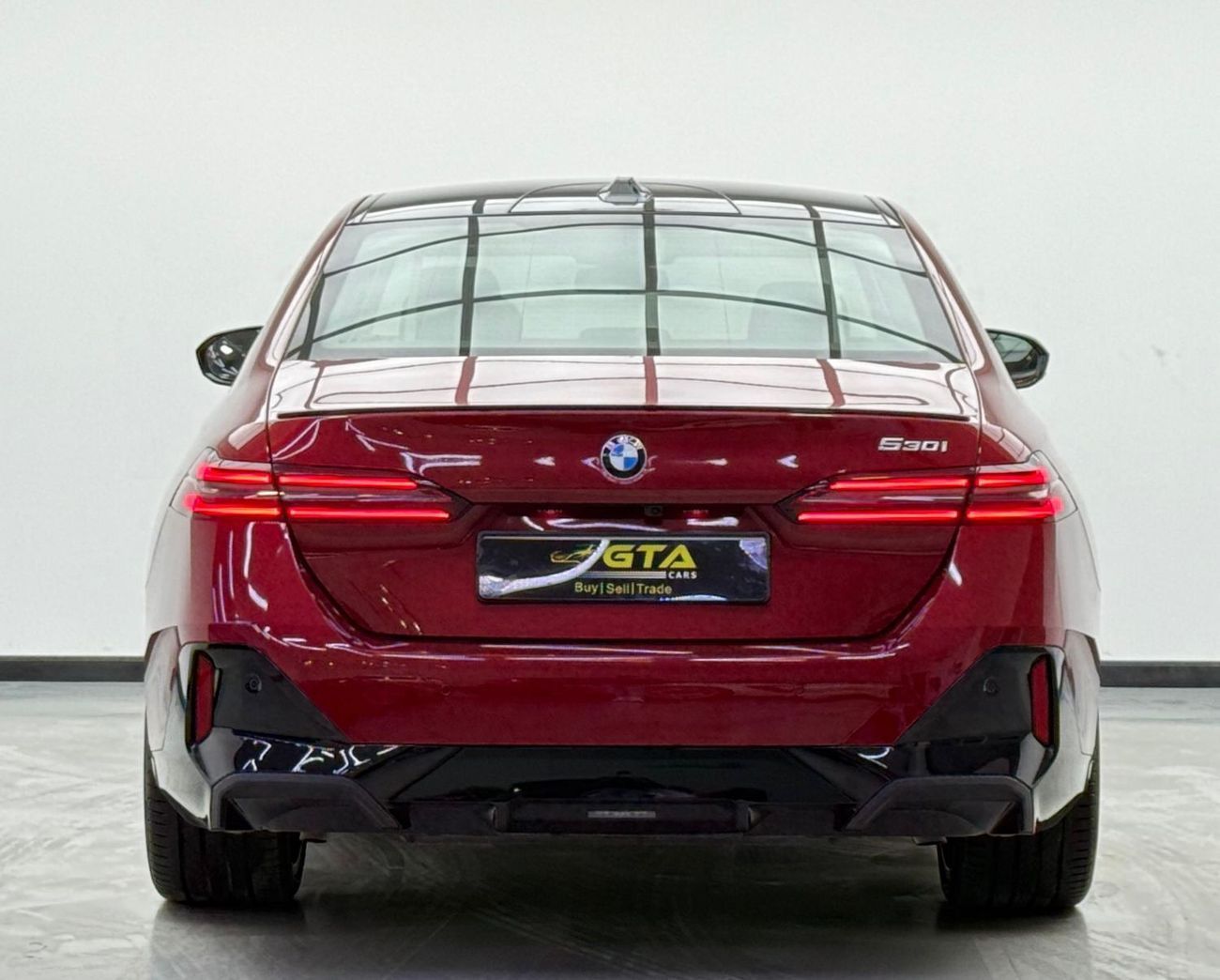 BMW 530i 2025 BMW 530i M-Kit, 2030 BMW Warranty + Service Pack, Fully Loaded, Excellent Condition, GCC