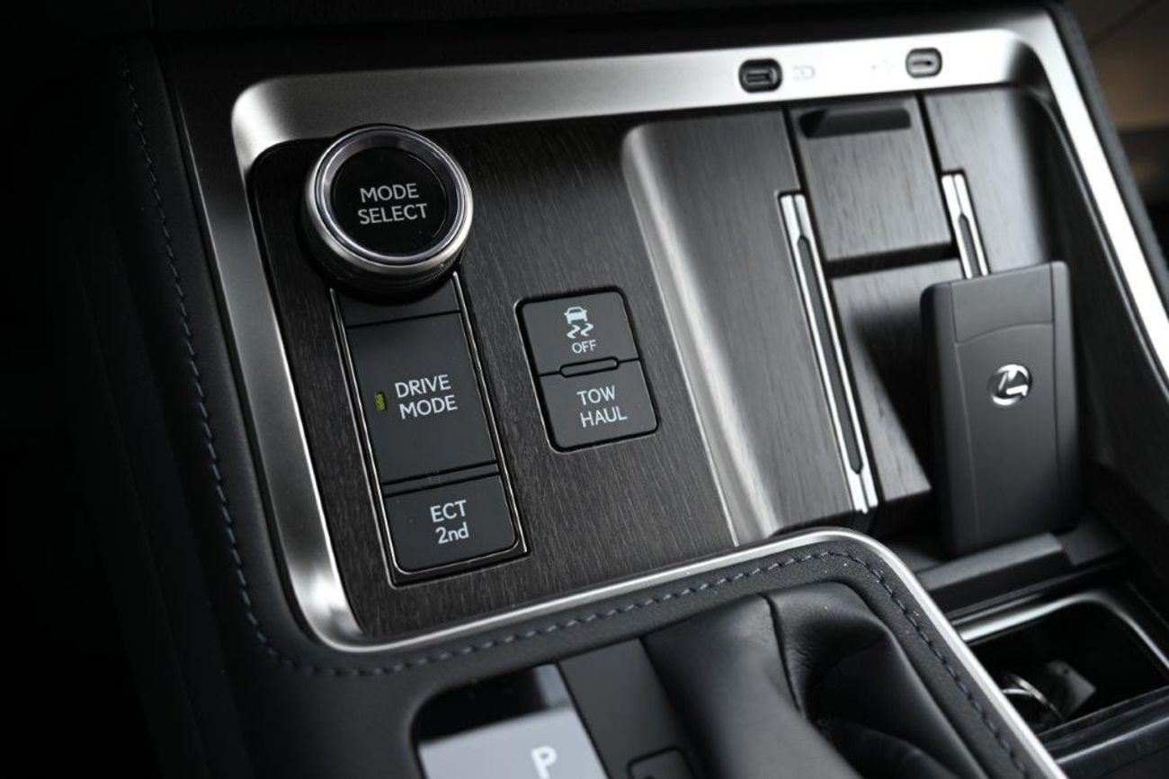 Lexus GX550 LUXURY+ V6 3.4L TURBO 4WD 7-SEATER AUTOMATIC