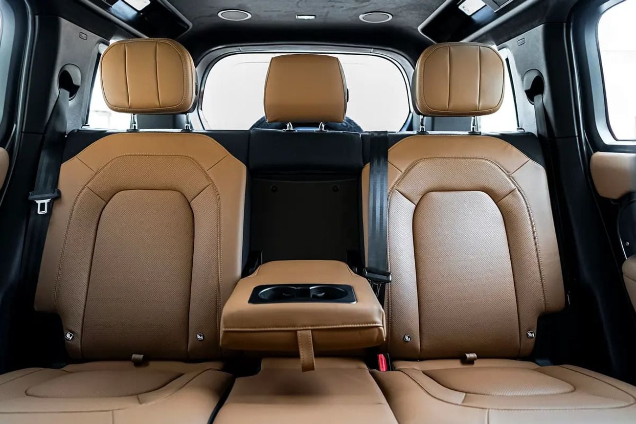 Land Rover Defender DEFENDER V8 X 110 P425 | SPECIAL ORDER | CARPATHIAN GREY COLOR | MERIDIAN SURROUND SOUND SYSTEM