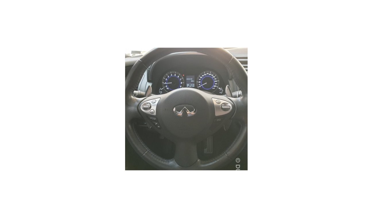 Infiniti QX70 Sport Luxury 3.0