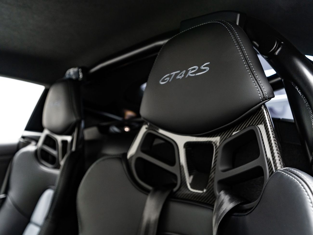 بورش كايمان 718 GT4 RS 4.0L (493 HP) A/T