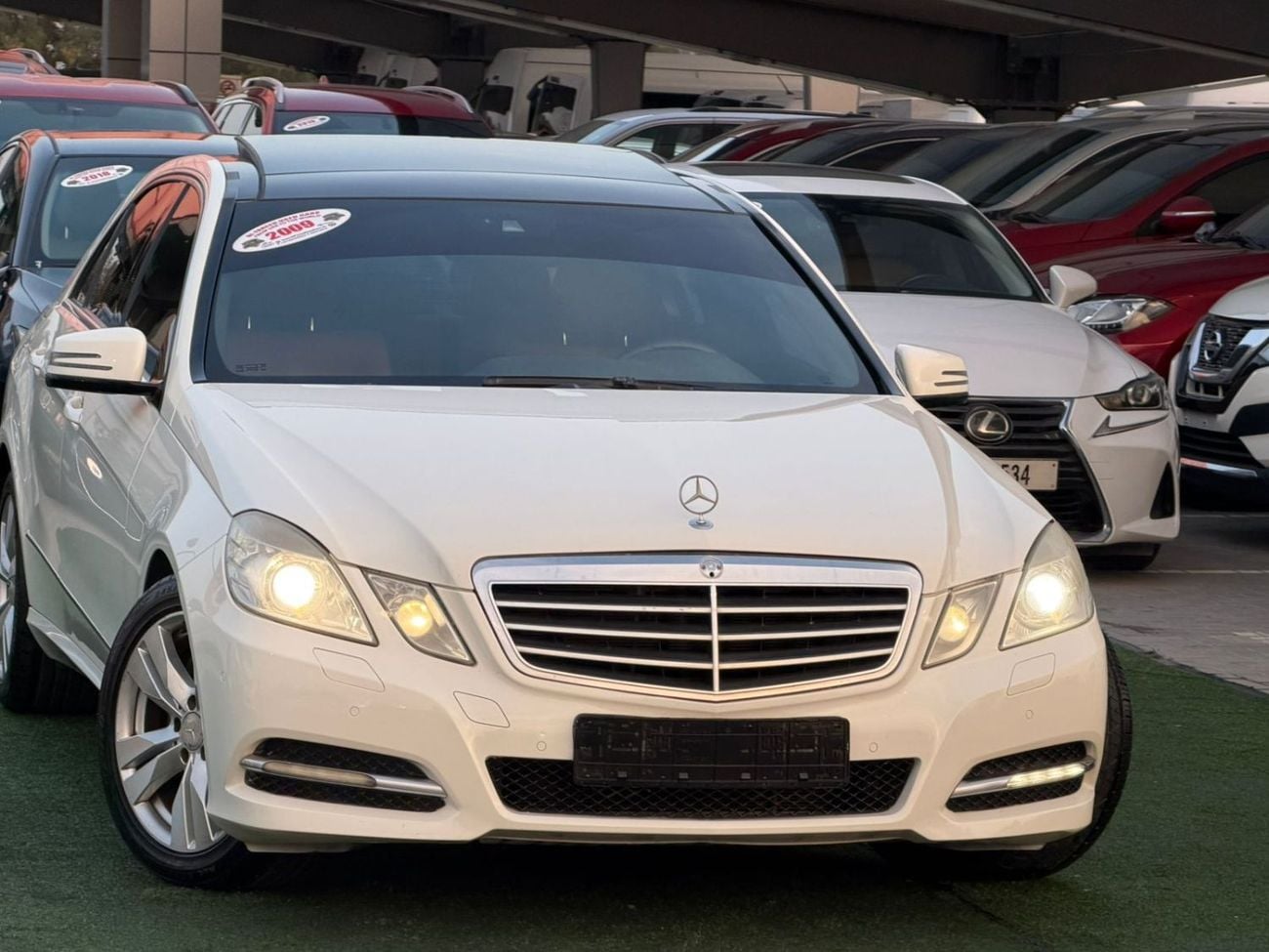 Mercedes-Benz E300 first owner from the agency, fully loaded