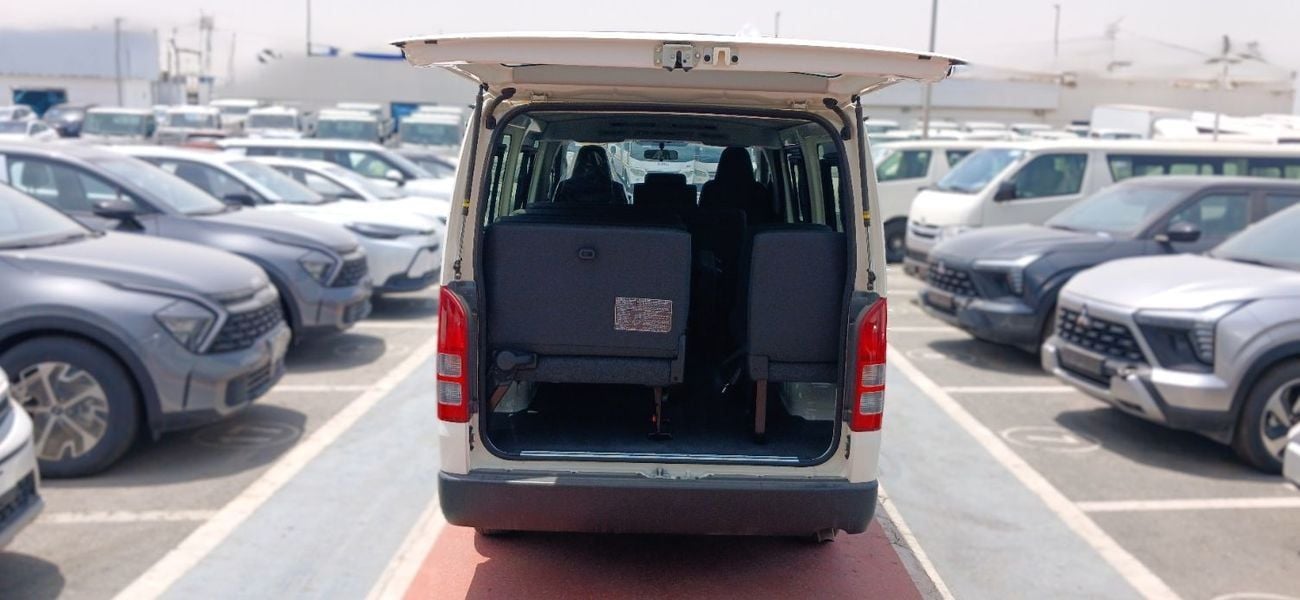 Toyota Hiace GL 2.5L Diesel Manual Passenger 2026YM