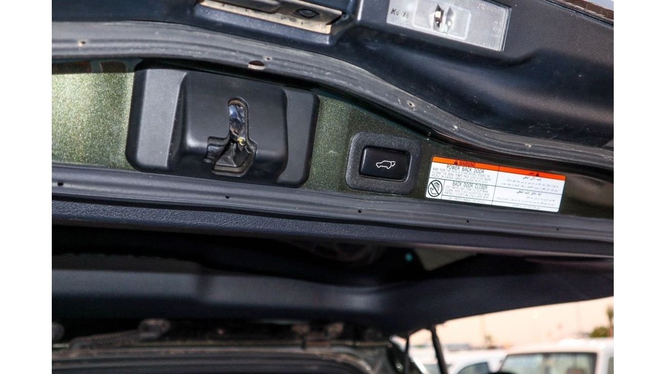 لكزس LX 570 سيجناتشر