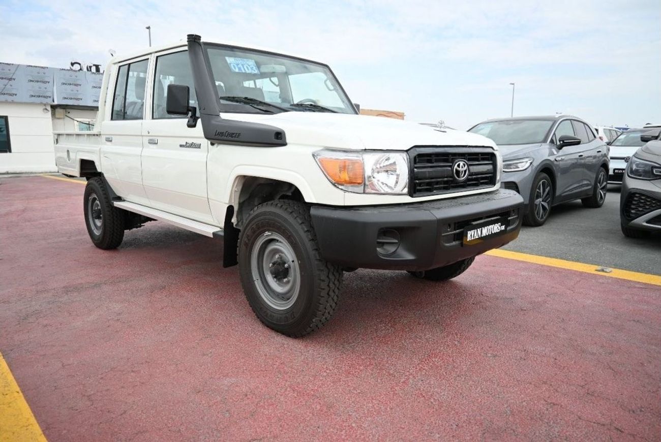 تويوتا لاند كروزر بيك آب تويوتا لاندكروزر 4.2 لتر ديزل، دبل كابين بيك اب 4WD 4 ابواب، لون ابيض، موديل 2022