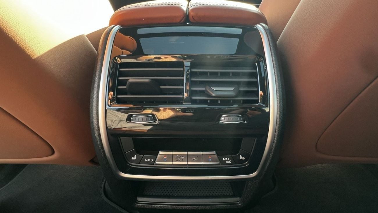 بي أم دبليو X7 xDrive40i Luxury M Sport Package 3.0L