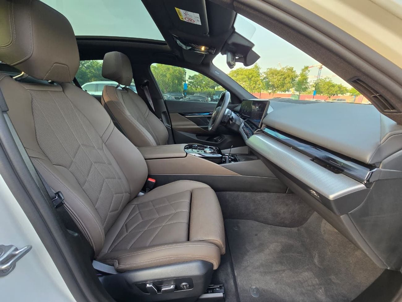 بي أم دبليو 520i M SPORT