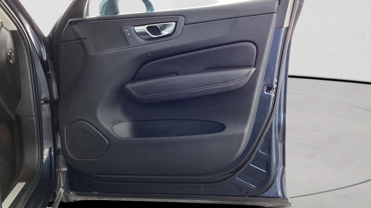 فولفو XC 60 B5 Core | شامل الضمان | 0 ﺪﻔﻋﺓ ﺃﻮﻟﻯ