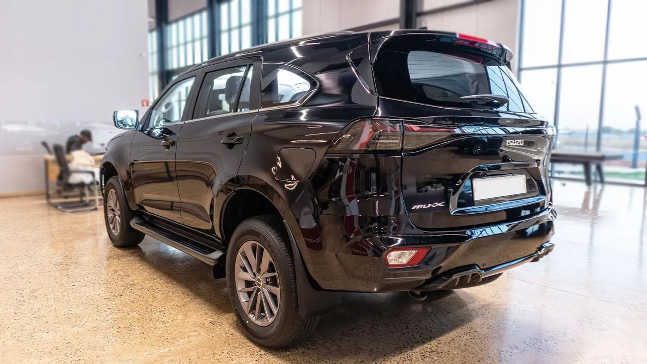 إيسوزو MU X ISUZU/MU-X/MUX02 1.9L 4X4 AT RBD Full Option 7STR