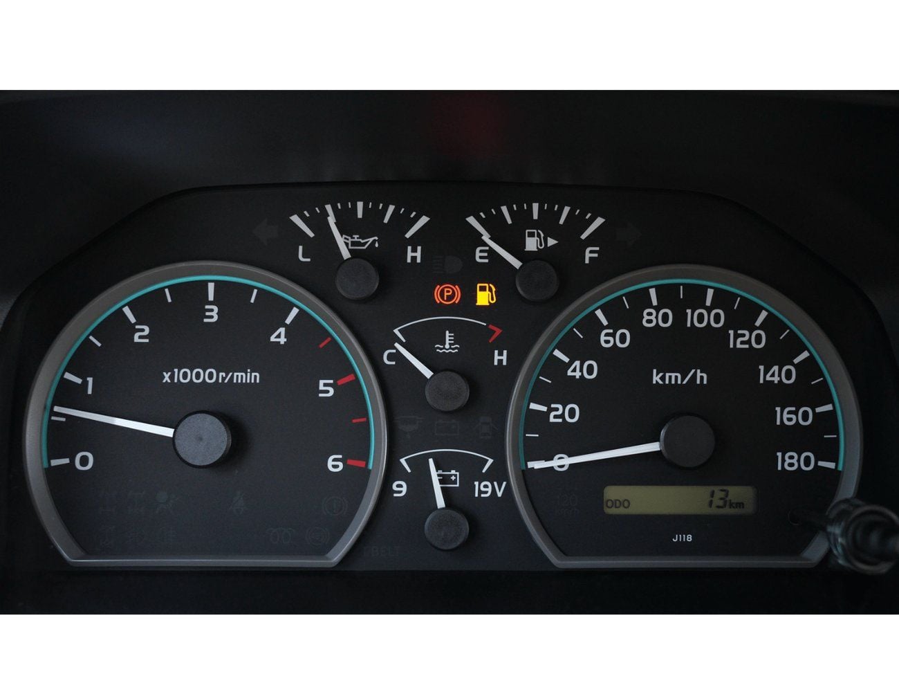 Toyota Land Cruiser 70 TLC76 DSL ECTP2M017 –2026 Toyota LC76 5 Doors Hardtop - 4.2L Diesel Manual - White