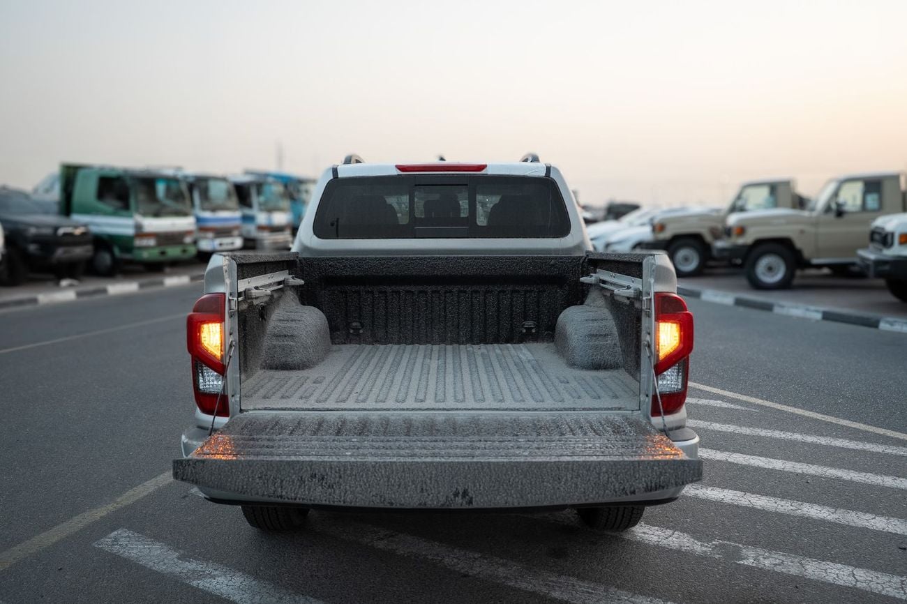 Nissan Navara PRO-4X Off-Road | 2.5L Diesel 4WD A/T (Only For Export)