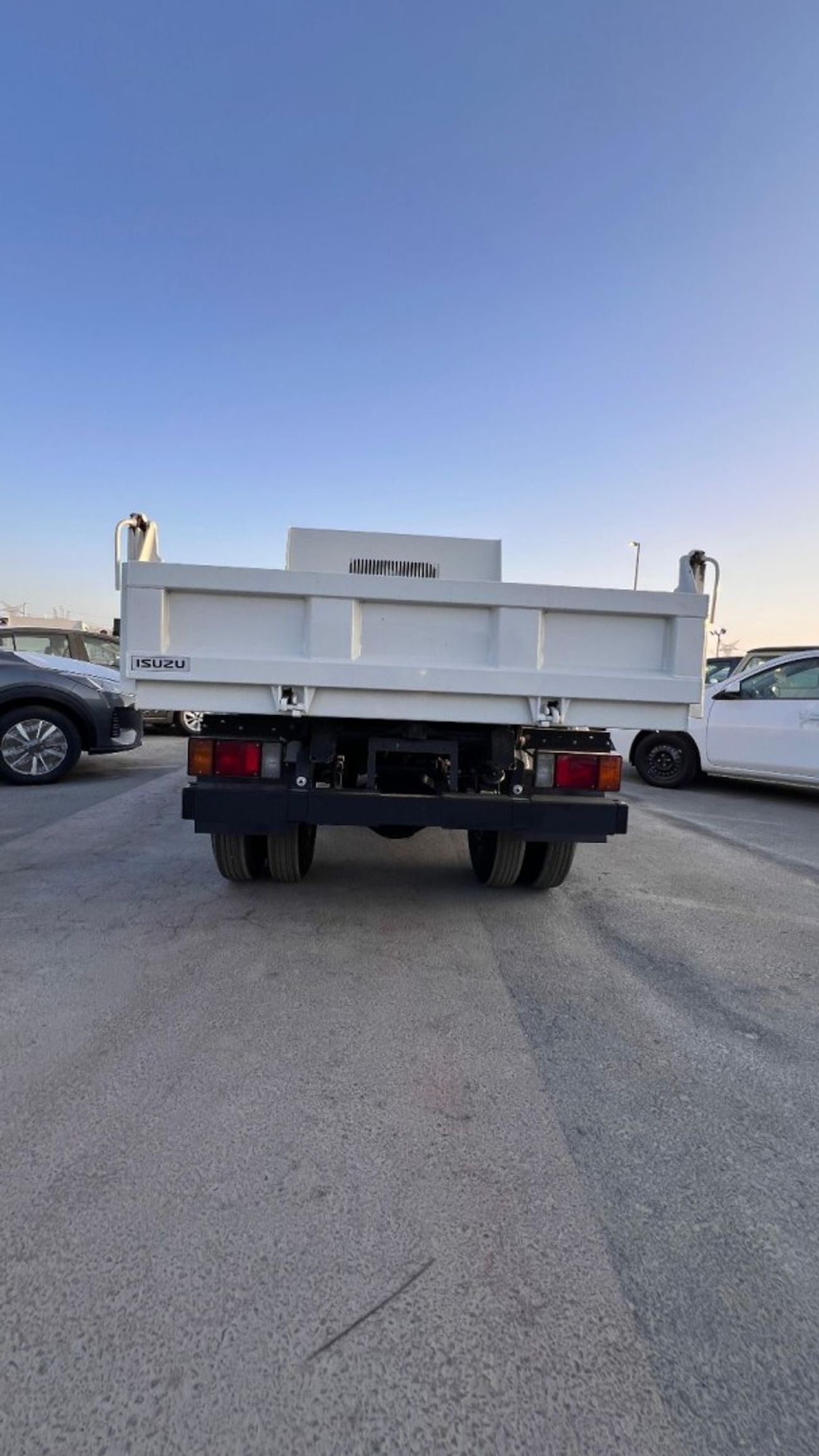 إيسوزو NMR STD Isuzu Nmr Dumper Model 2024