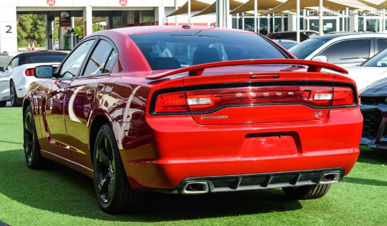 دودج تشارجر Dodge Charger/Hemi/ R/T/ 2013/Original Air Bags/Sunroof/ Very Good Condition