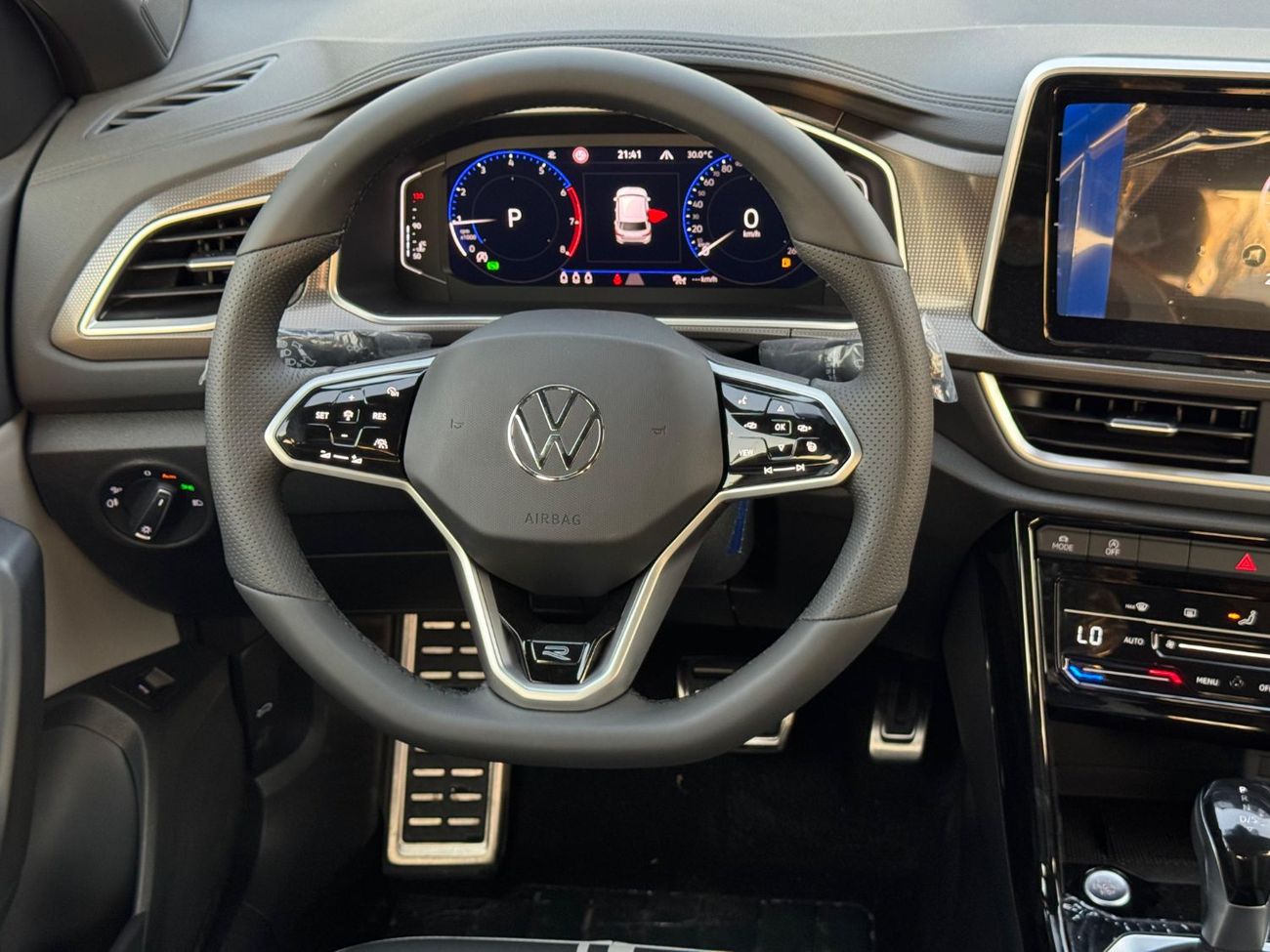 فولكس واجن T ROC 300 TSI 1.5L Turbo Petrol 2025 Export Price @ 71,000 AED