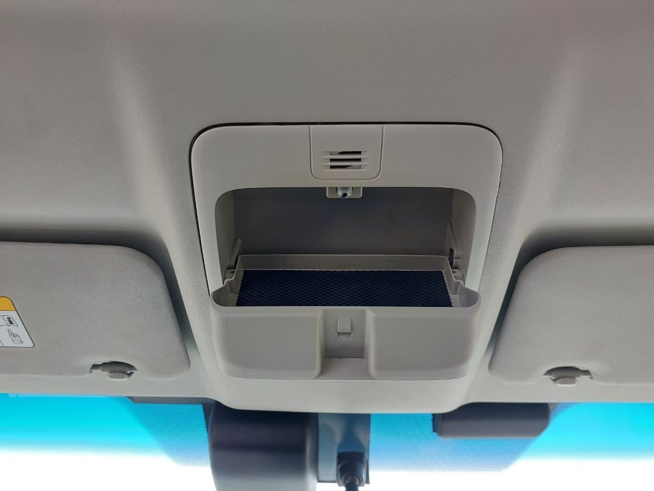 Toyota Hiace TOYOTA HIACE COMMUTER VAN RHD 2020 MODEL 2.8 L DIESEL AUTOMATIC(PM05350)