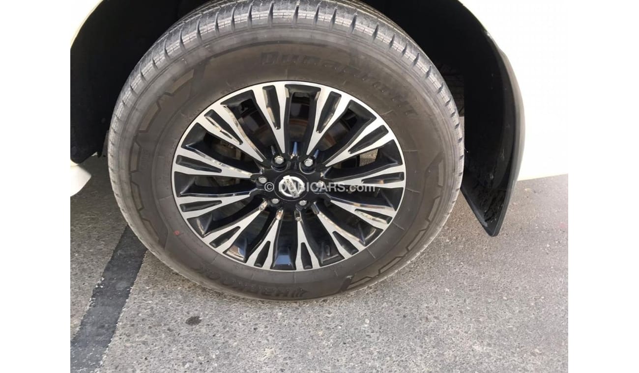 نيسان باترول نيسان باترول 2012 رقم 2 فتحه سقف دبه كهرباء