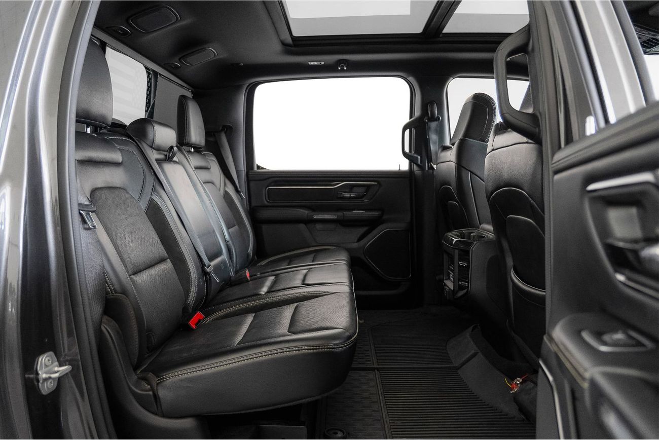 رام 1500 Rebel 5.7L Crew Cab Utility (5 Seater)