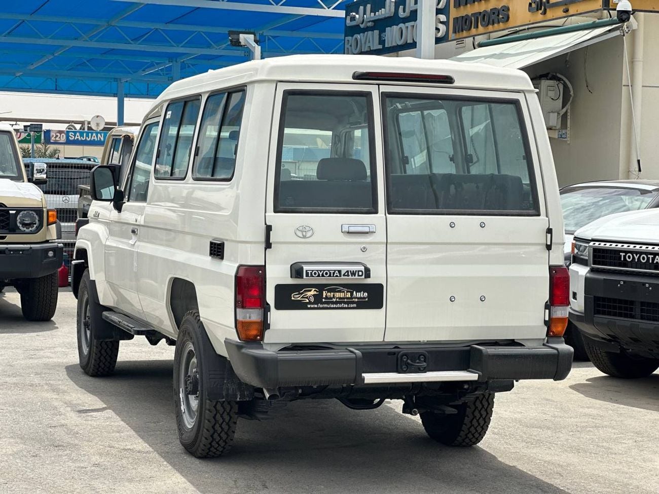 Toyota Land Cruiser LC78 4.2L DSL M/T // STD Option With Power Windows , Center Lock // Special Offer // By Formula Auto