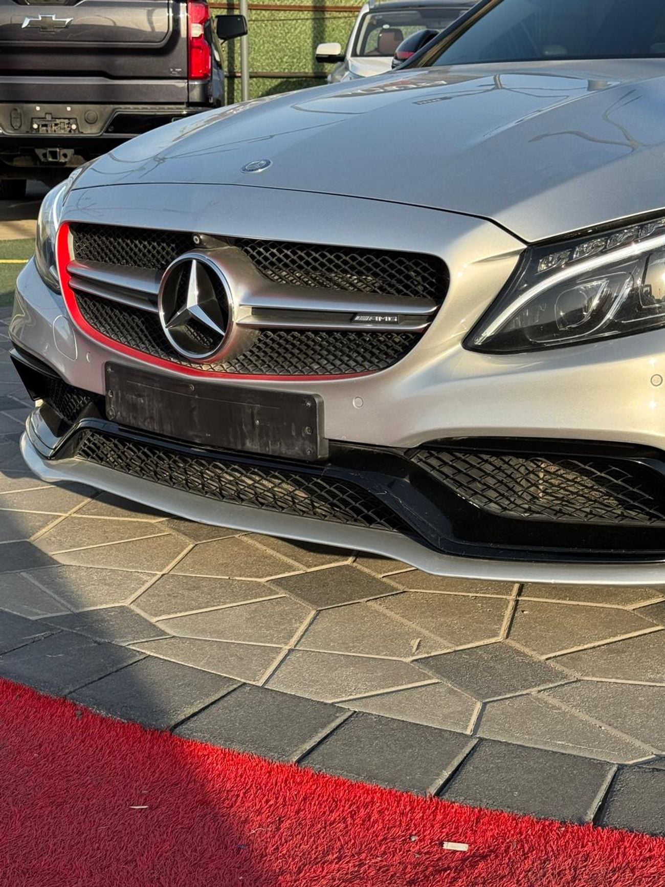 مرسيدس بنز C 63 AMG Std 4.0L (5 Seater)