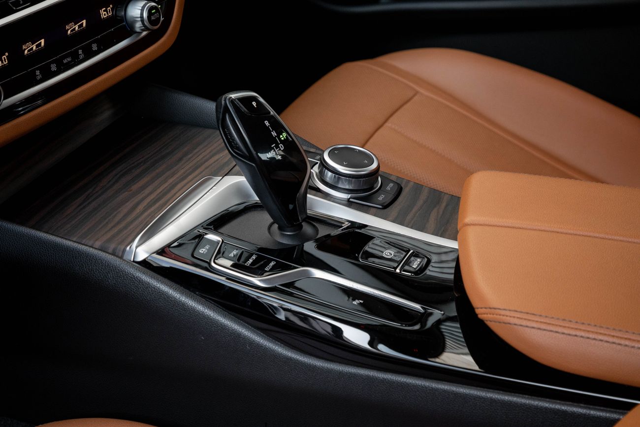 بي أم دبليو 520i 520i | 2,703 P.M | 0% Downpayment | Low KMS