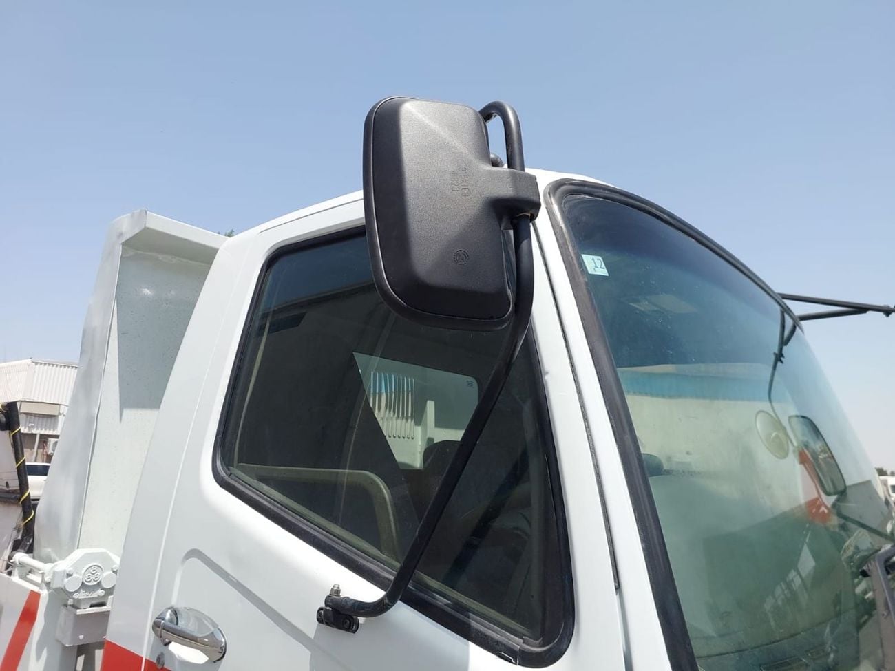 ميتسوبيشي فايتر MITSUBISHI FIGHTER DUMPER TRUCK RHD 2003 MODEL 8.2 L DIESEL MANUAL(PM60964)