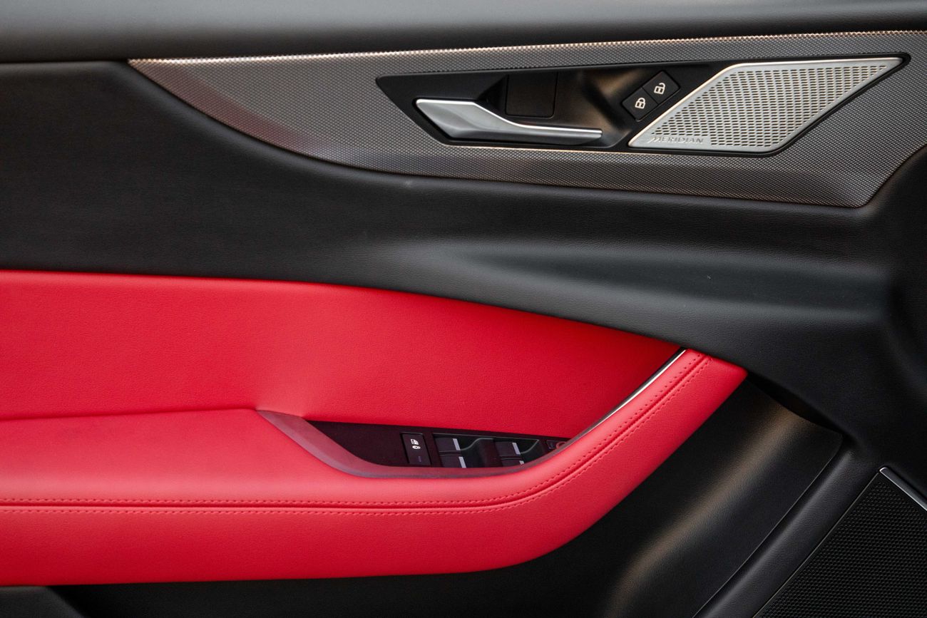 جاكوار XE XE L S P250 | 2,742 P.M | 0% Downpayment | Immaculate Condition!