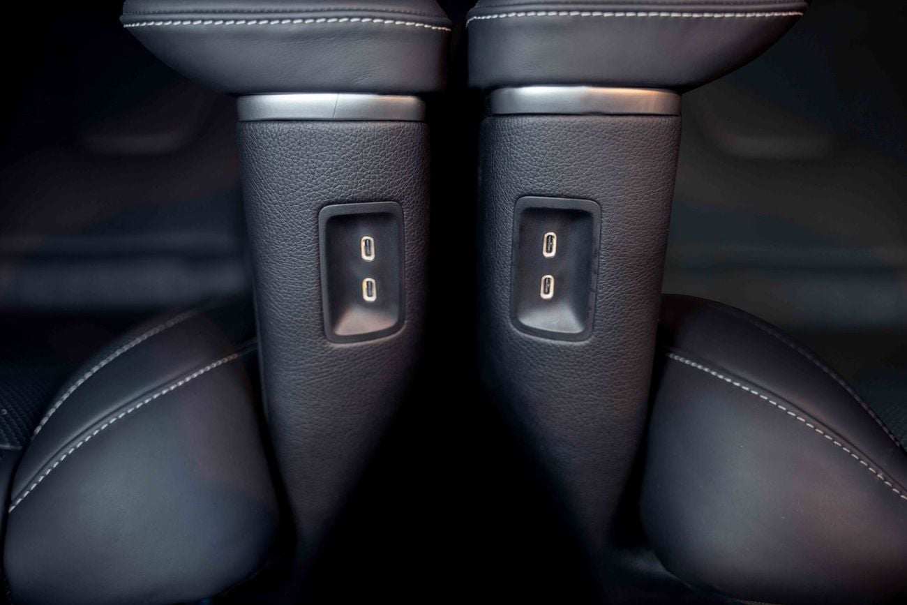 Mercedes Benz V300 AVANTGARDE Genuine Mercedes-Benz  VIP Captain's Seats | 2 Years International Warranty