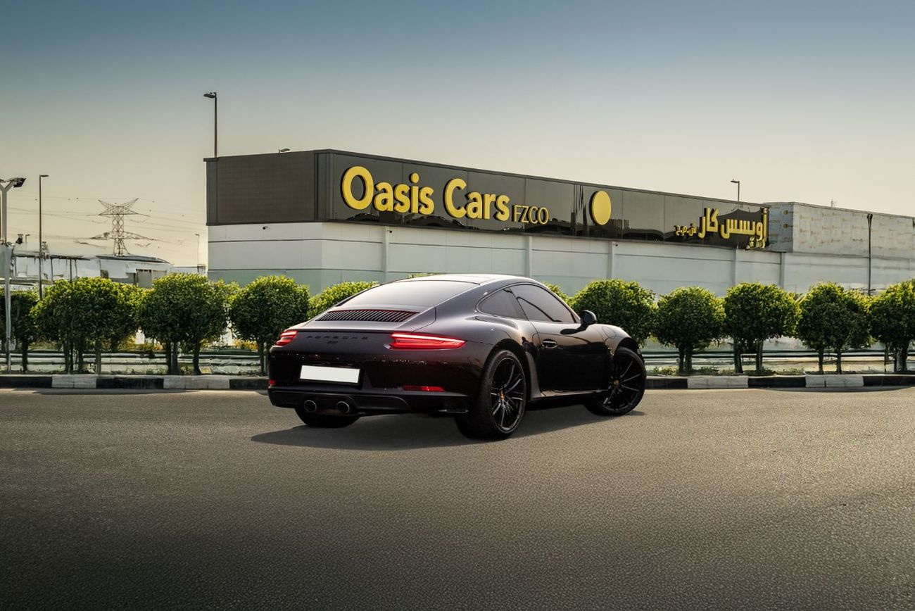 Porsche 911 Carrera 3.6L Coupe Full Service History GCC 3.0L Turbo 6 Cylinders Perfect Condition