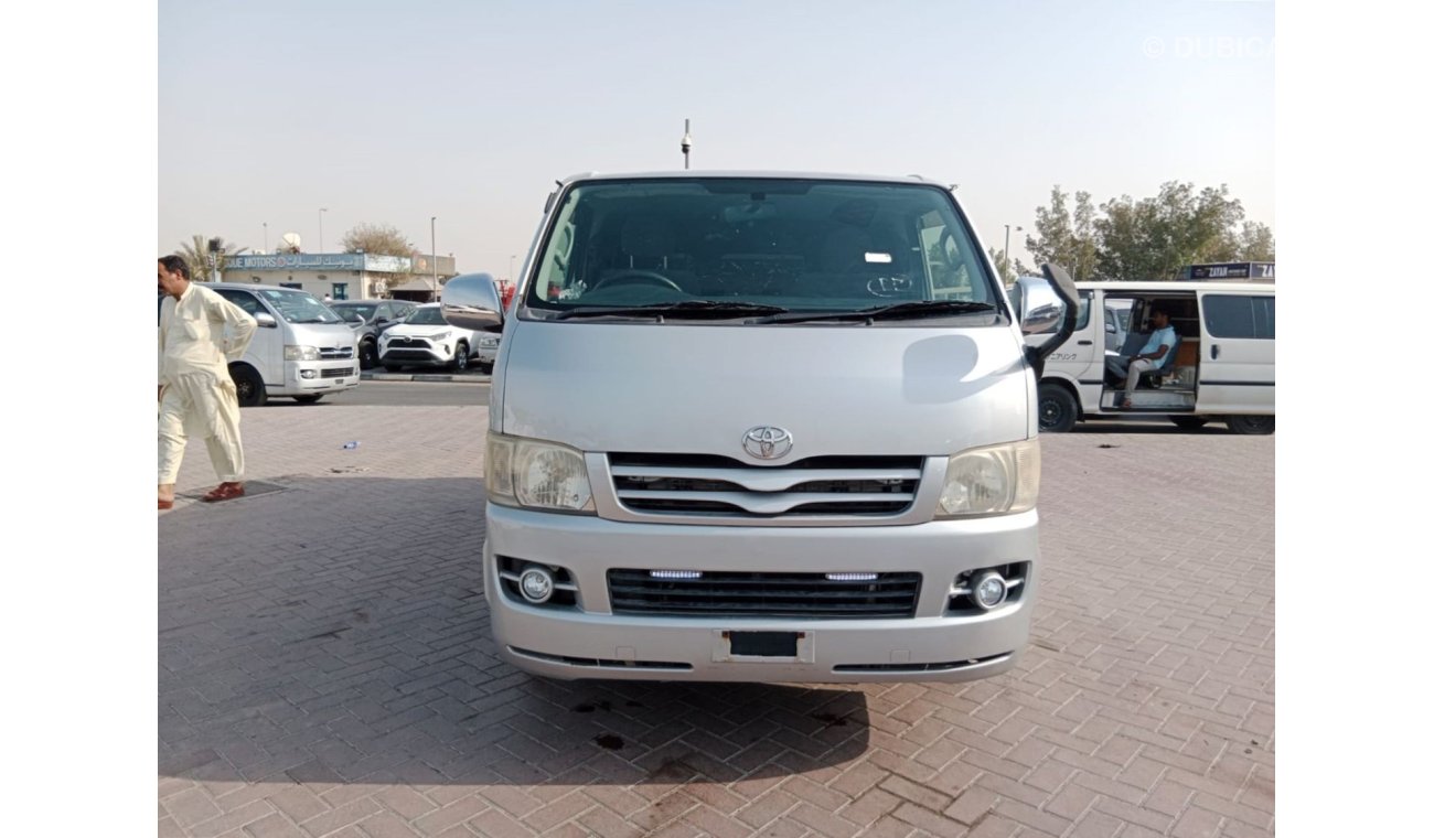 تويوتا هاياس TOYOTA HIACE VAN RIGHT HAND DRIVE (PM1612)