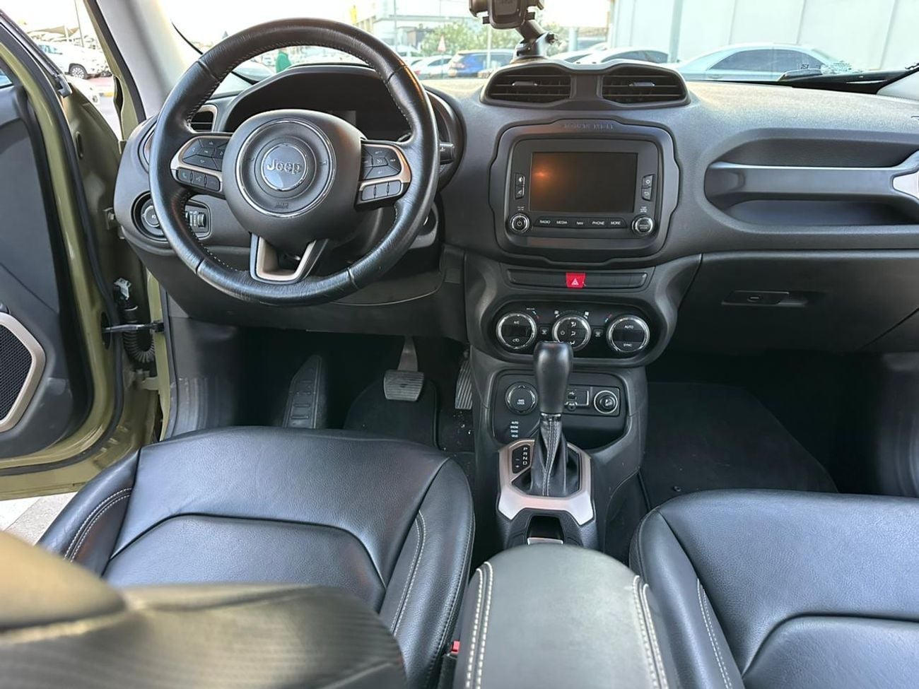 جيب رينيجيد Limited 2.4L