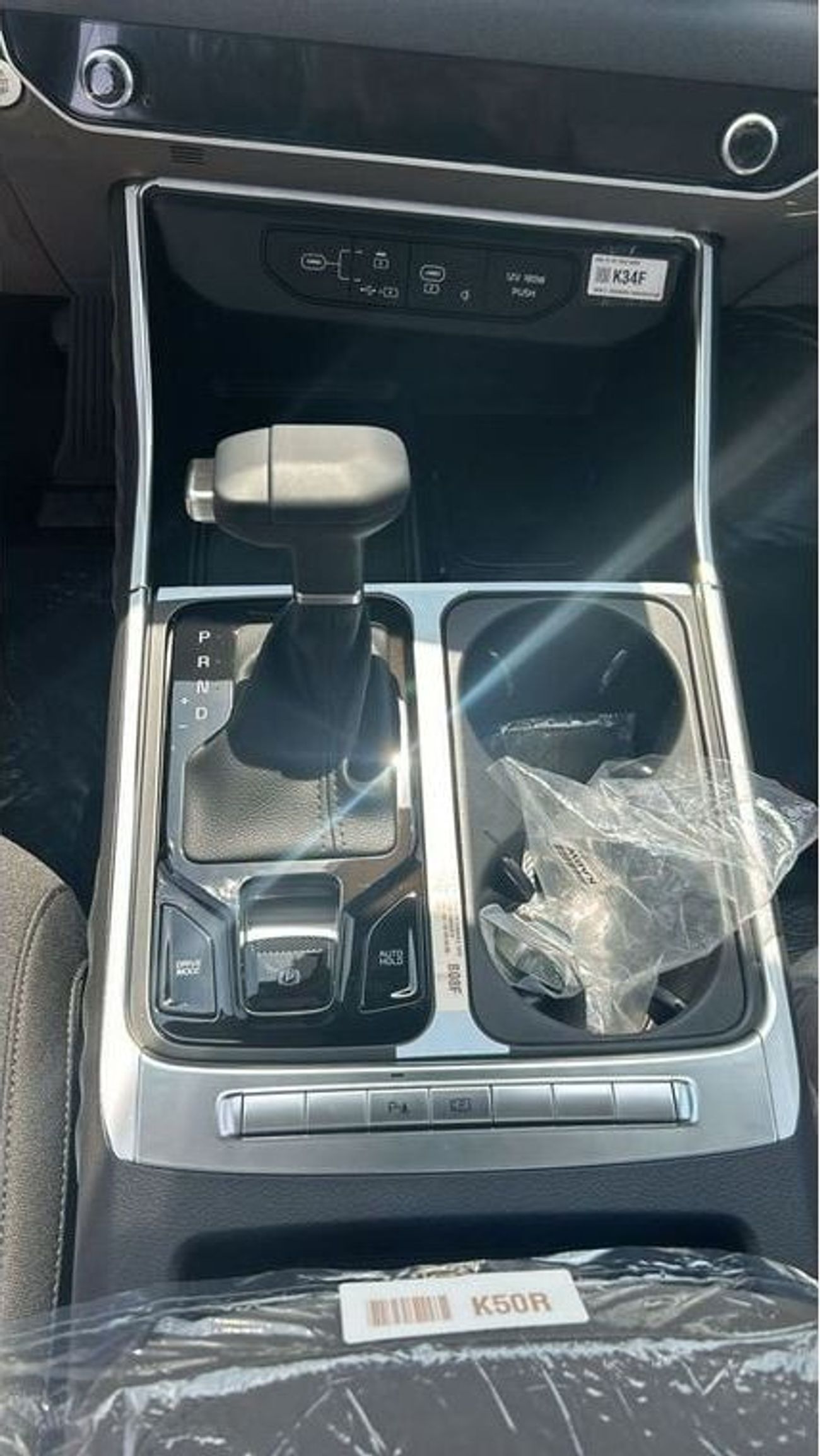 Kia Carnival 3.5L Petrol, Leather Seats, Big DVD Screen 2025MY