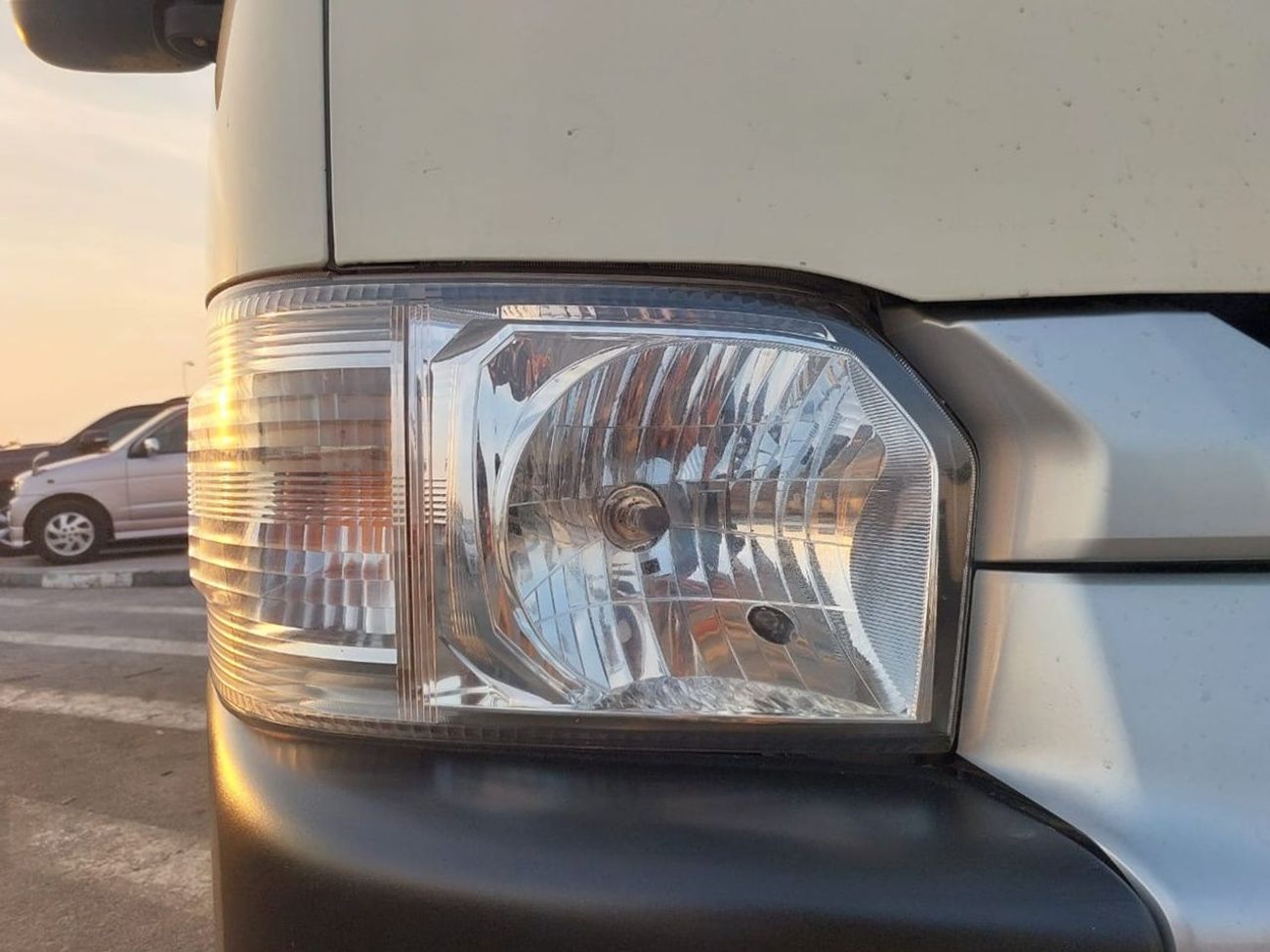 تويوتا هاياس TOYOTA HIACE COMMUTER VAN RHD 2014 MODEL 2.7 L PETROL AUTOMATIC(PM06274)