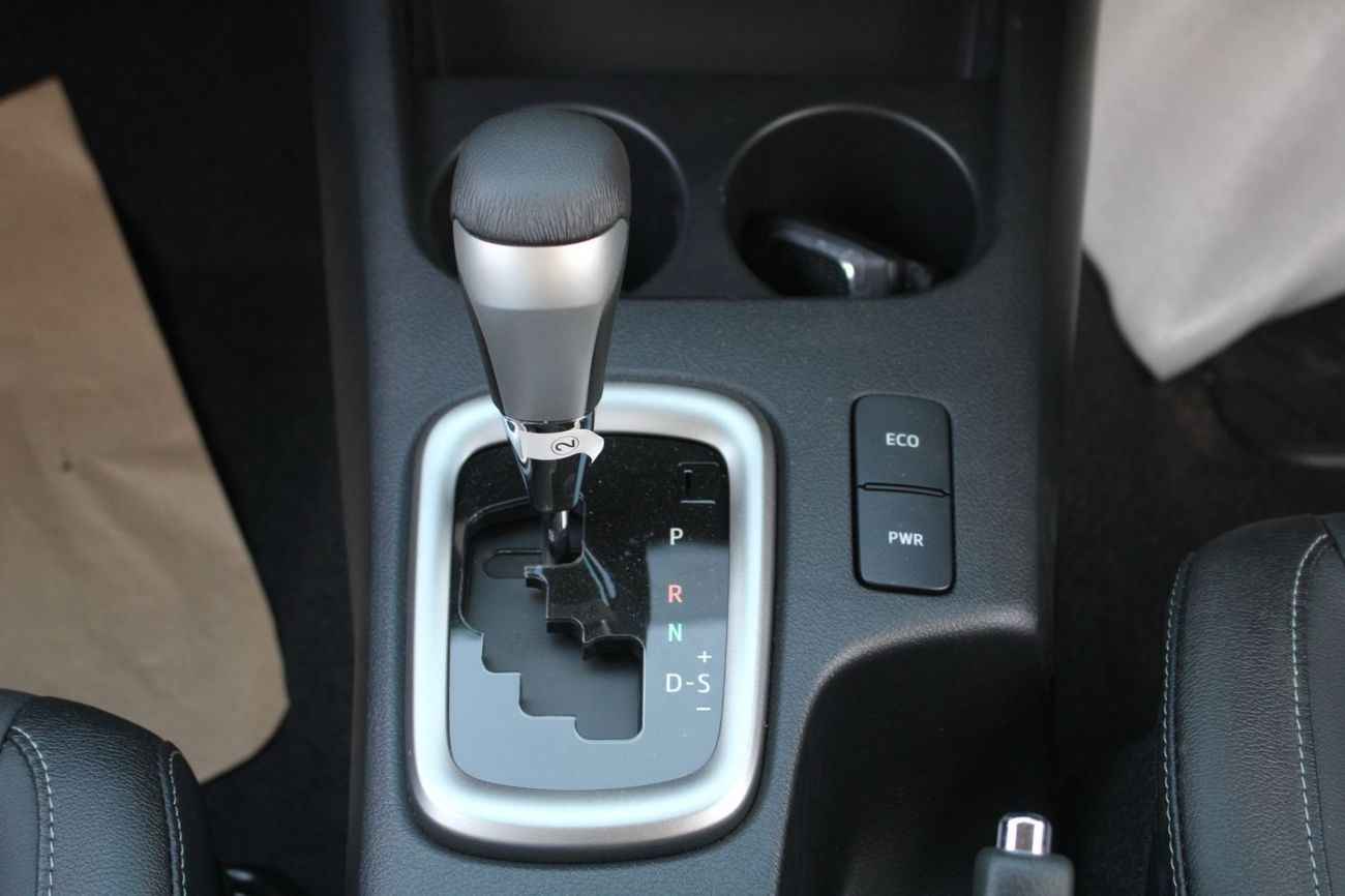 Toyota Hilux Toyota Hilux RHD 2.8L diesel engine white colour