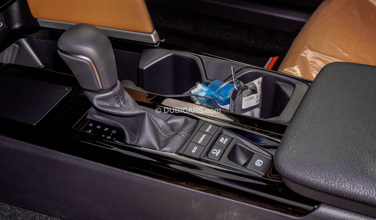 Toyota Camry LE 2.5 L Hybrid