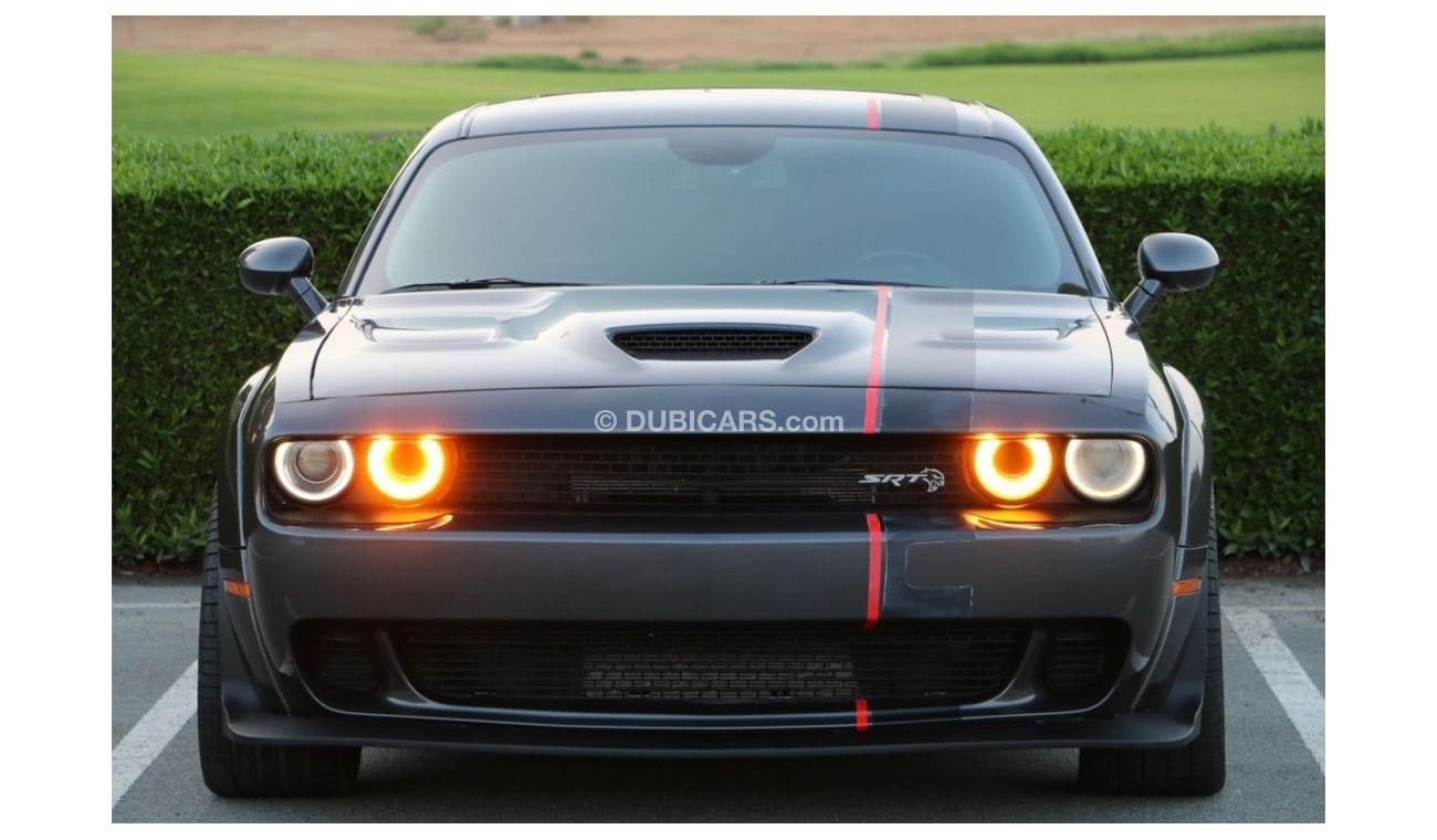 Dodge Challenger DODGE CHALLENGER SRT HELLCAT 2018 import Canada Clean title full service history perfect condition