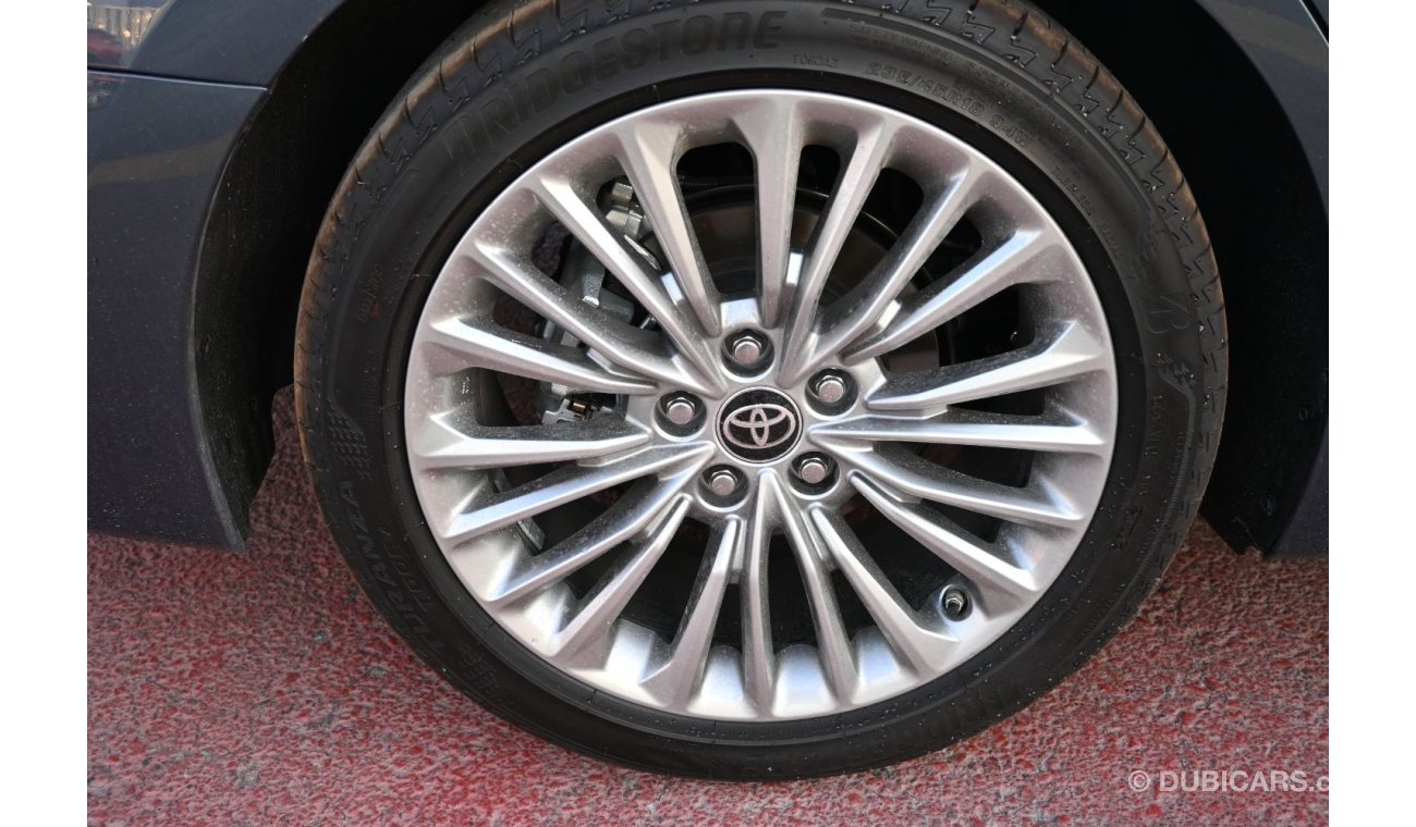 تويوتا افالون ليميتيد