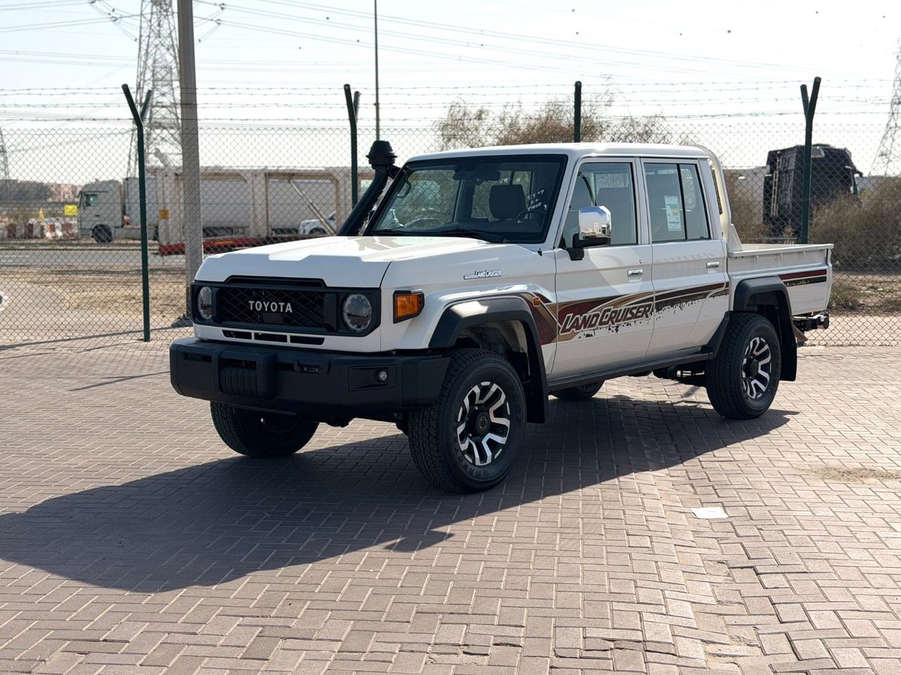 تويوتا لاند كروزر بيك آب Toyota Land Cruiser LC79 DC Full option Oman spec 2026