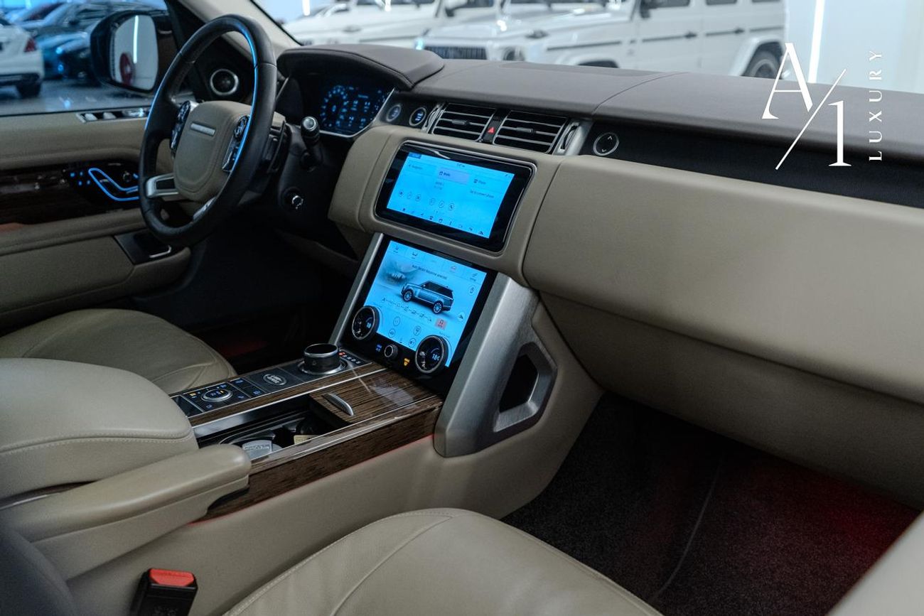 Land Rover Range Rover HSE P360 3.0L 2022 Range Rover Vogue HSE V6, 2027 Range Rover Warranty + Service Pack, GCC