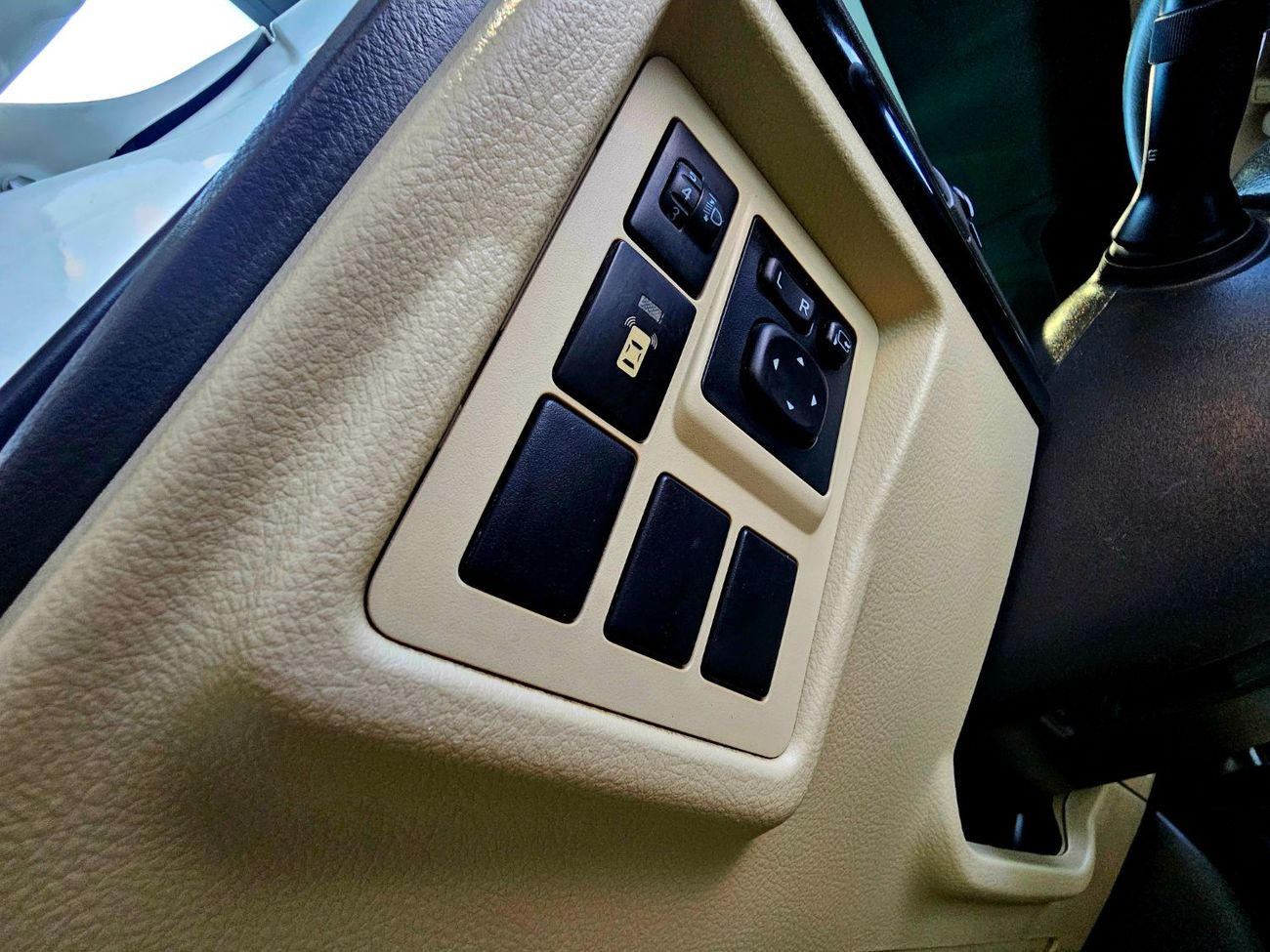 تويوتا برادو GXR/ SUNROOF/ ELECTRIC LEATHER SEATS/ FULL OPT/ V6 4.0 4WD/ LOW MILEAGE