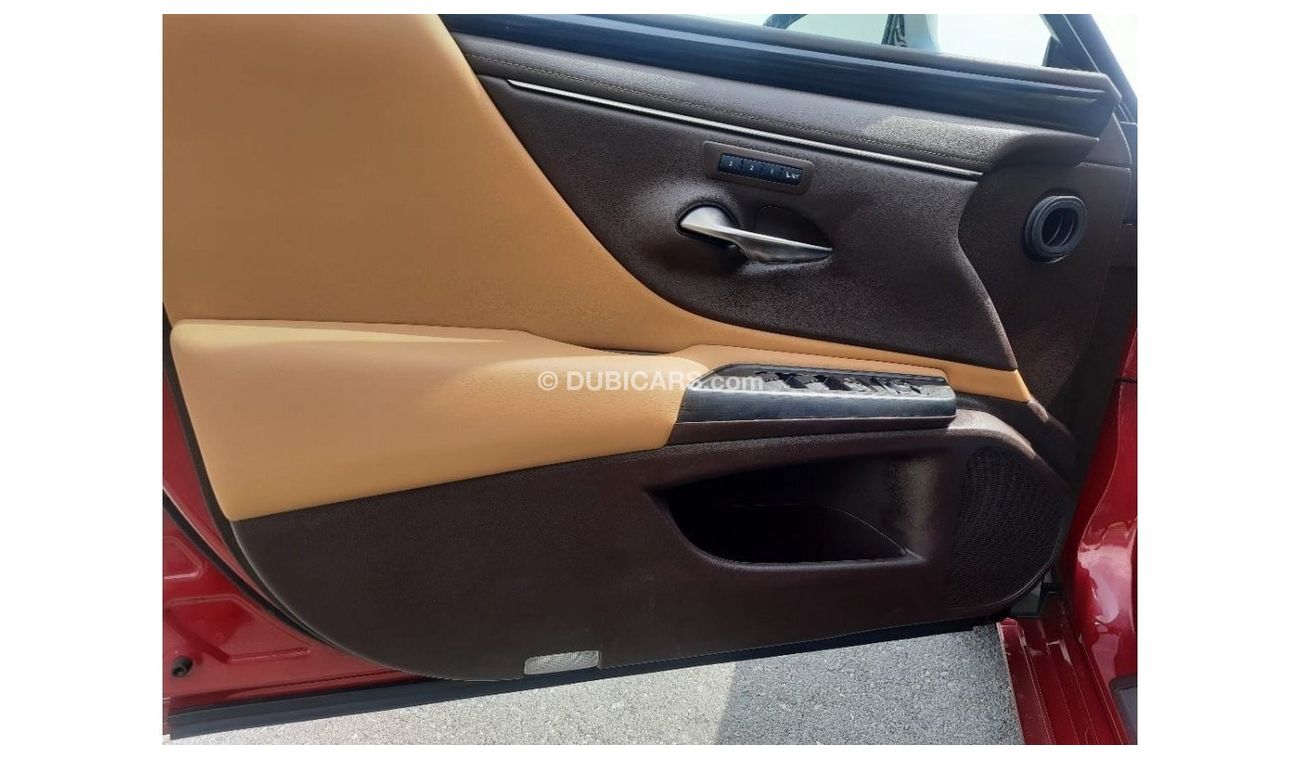 Lexus ES250 Platinum Platinum Lexus ES250 model 2021 very celen car