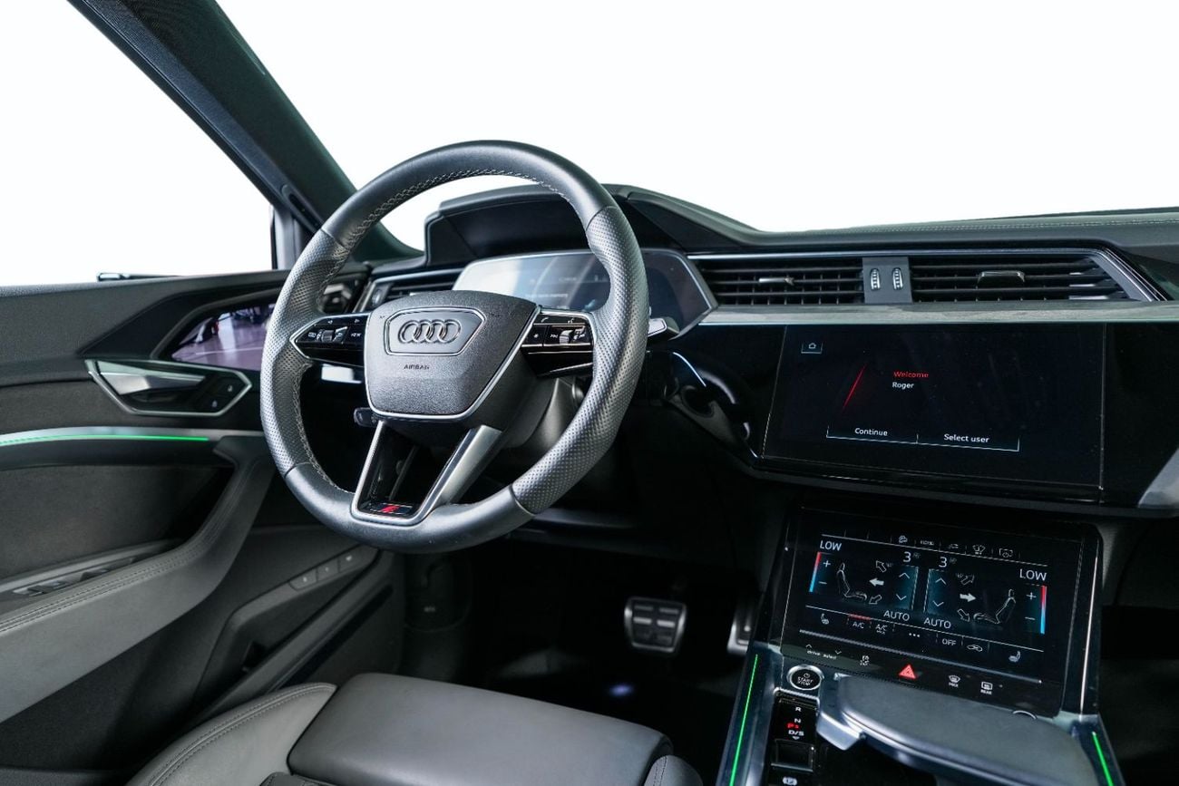 Audi Q8 e-tron 55 S-LINE 55 Sportback Coupe-S Line-GCC-Audi Warranty And Service Contract