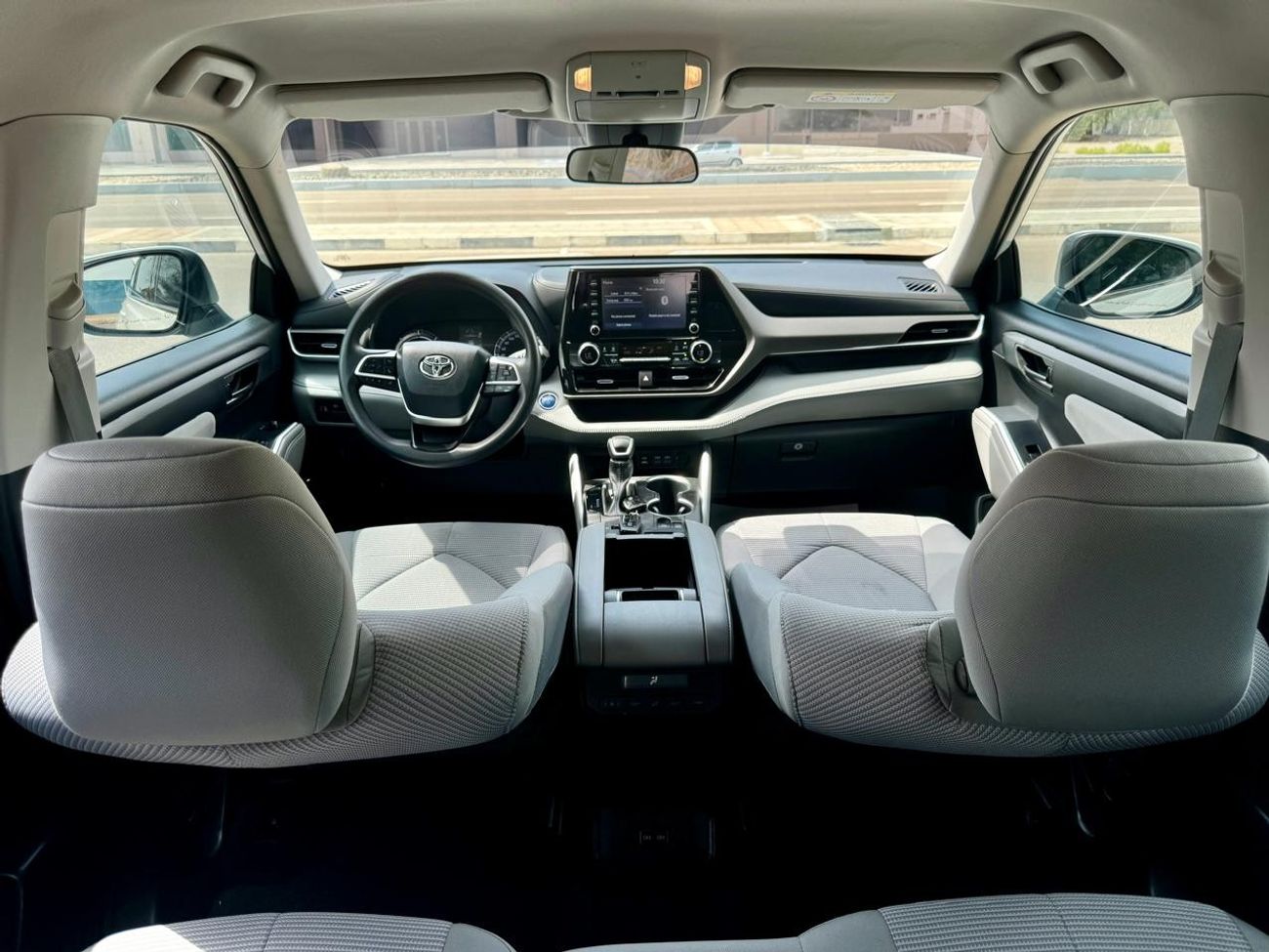 تويوتا هايلاندر LE HEV 2.5L 2022 HYBRID 2.5L GCC (1699/-MONTHLY)