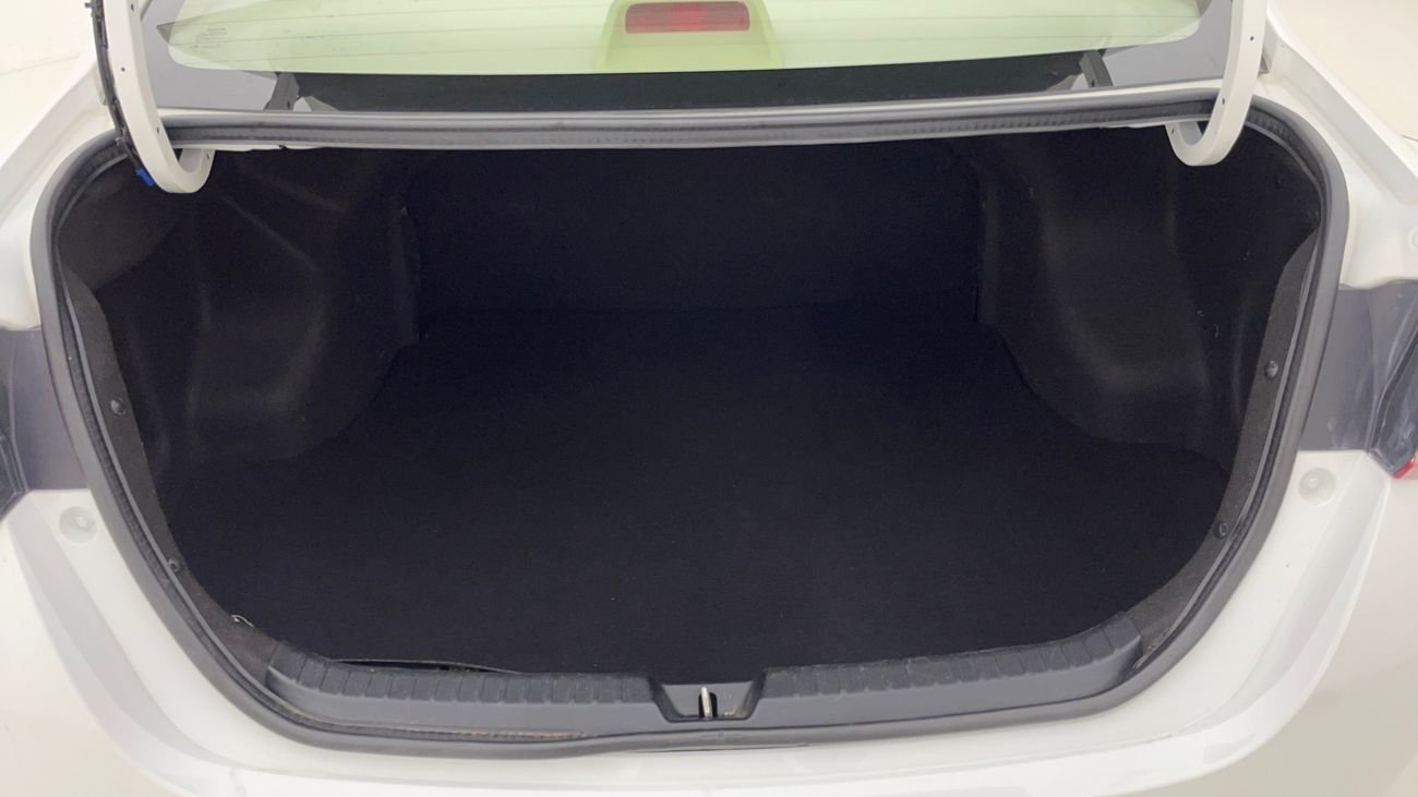 تويوتا يارس SE 1.5 | بدون دفعة مقدمة | اختبار القيادة في المنزل