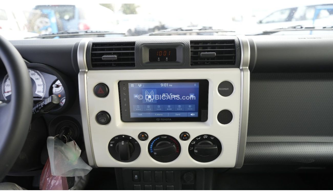 Toyota FJ Cruiser TOYOTA FJ CRUSIER 4WD 4.0L 2023 BASIC