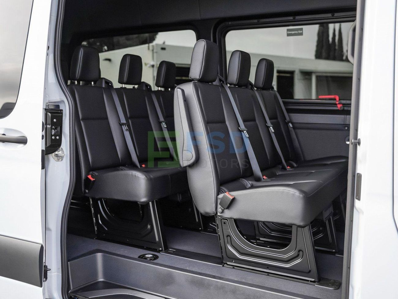 مرسيدس بنز سبرينتر Mercedes-Benz Sprinter Passenger Van 2500 High Roof I4 Diesel 144 RWD WB